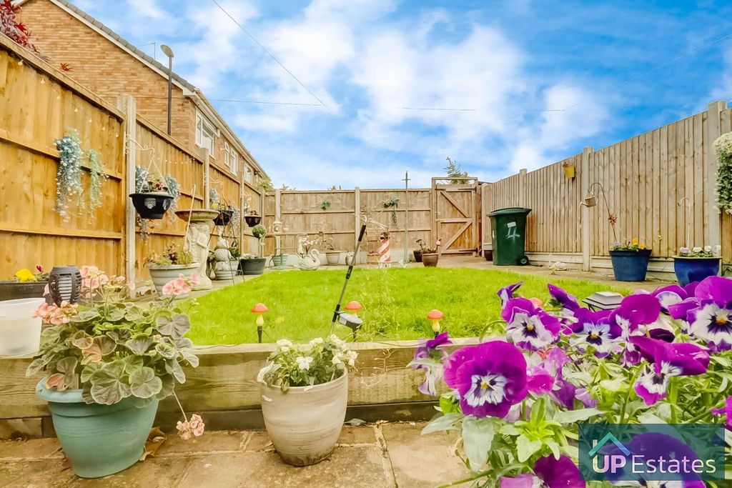 Property photo 2 of 20