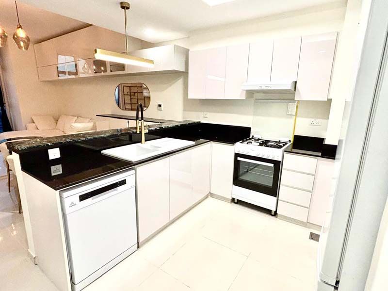 Property photo 2 of 48