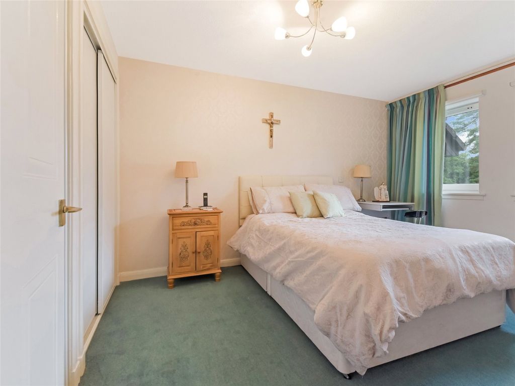 1 bed flat for saleSchaw Drive, Bearsden, Glasgow, East Dunbartonshire G61 photo 4