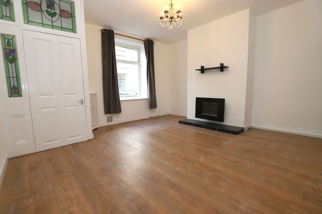 Property photo 2 of 20