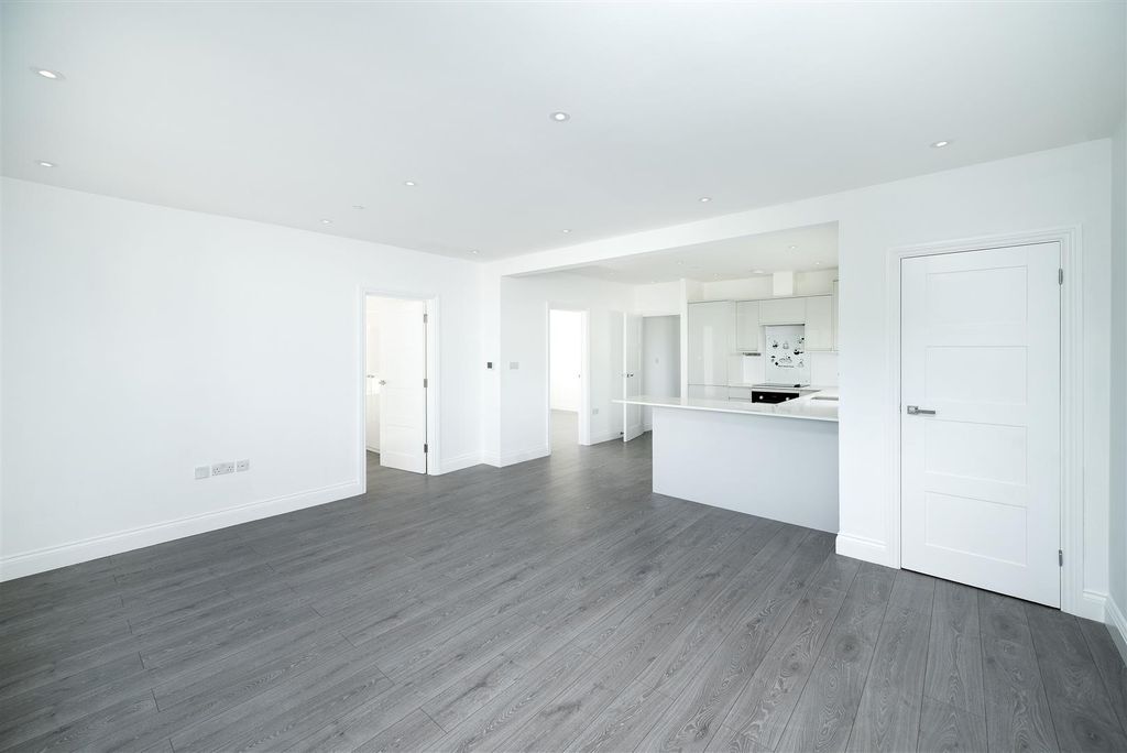 Property photo 2 of 12 2