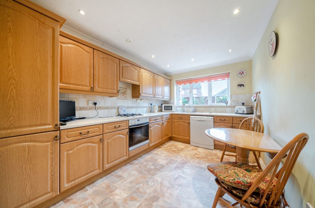 Property photo 3 of 29 1381471-24-69149Ea05F166