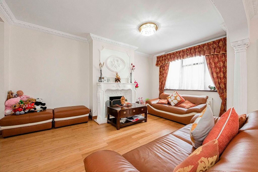 Property photo 3 of 23