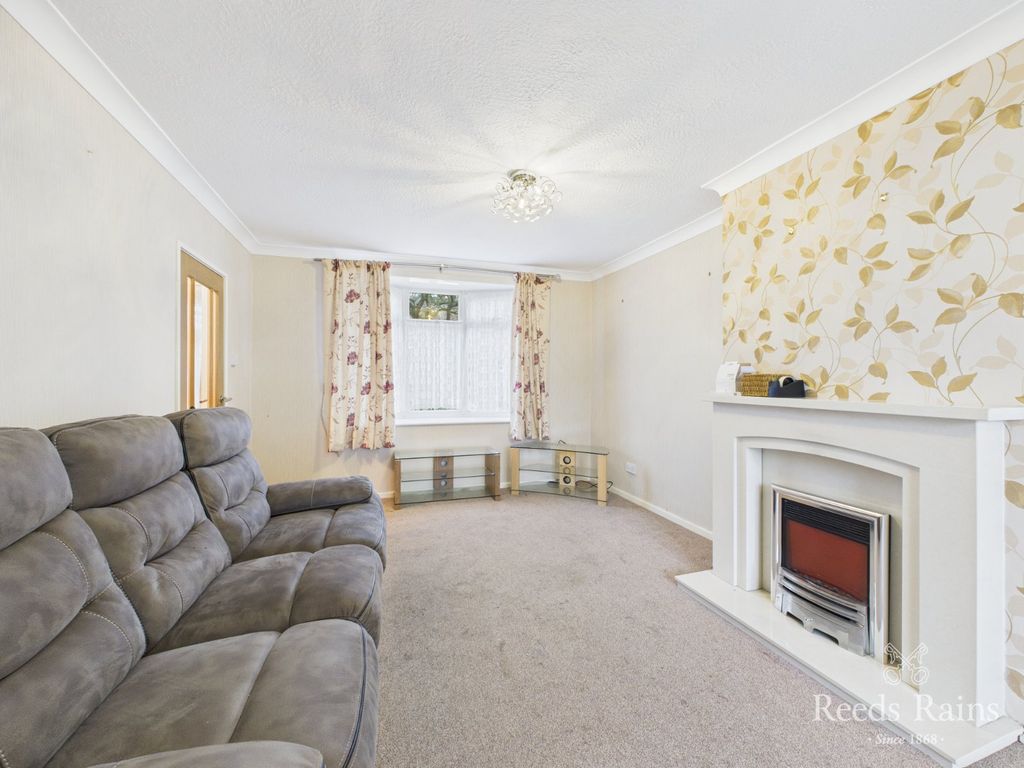 Property photo 2 of 13 Sitting/Dining Room