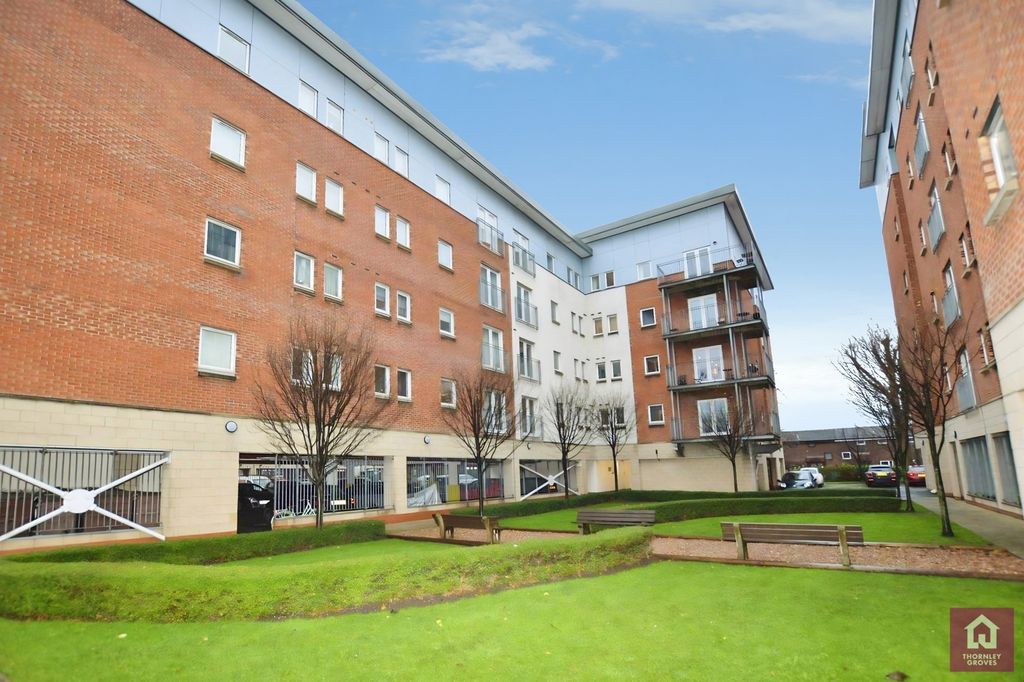 Property photo 1 of 14 Pbox-Img.Jpg