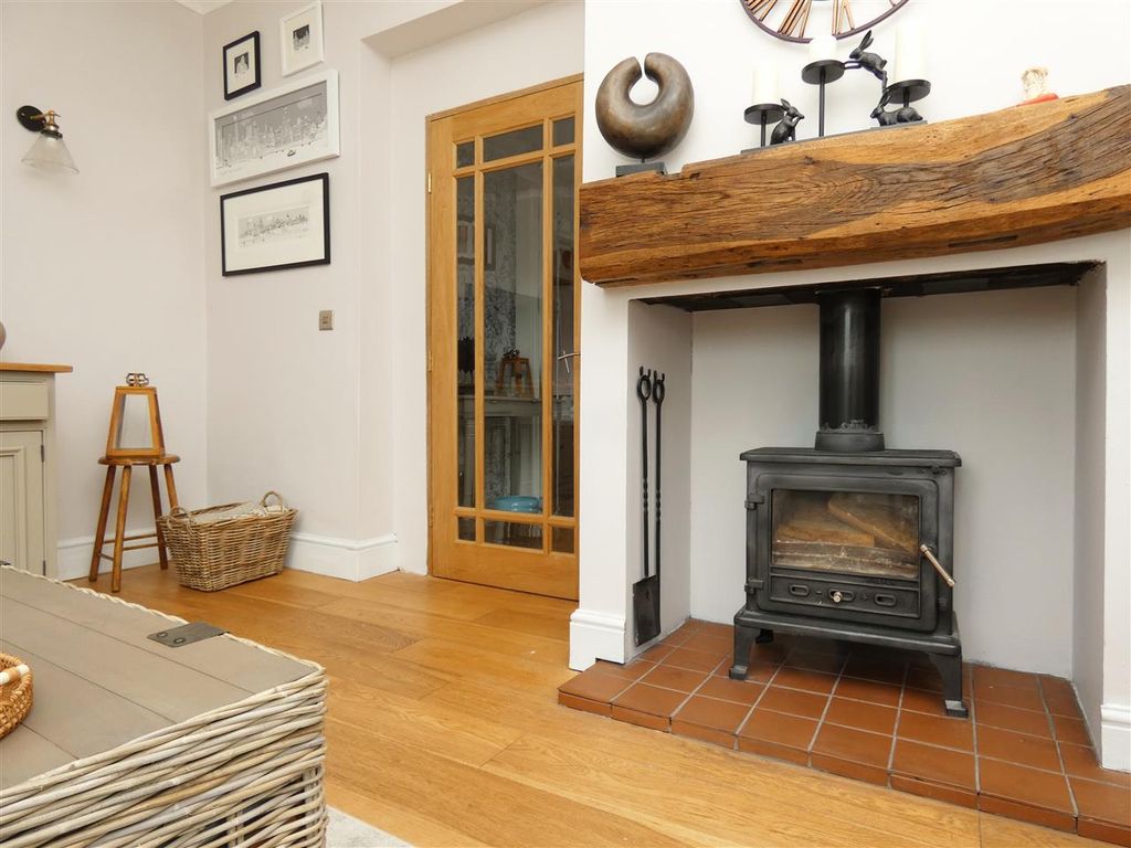 Property photo 3 of 24