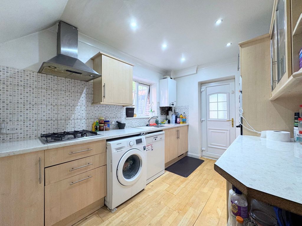 Property photo 3 of 14 Kitchen