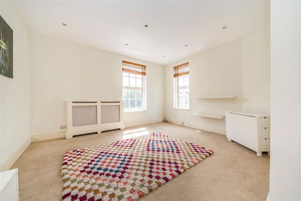 Property photo 3 of 8