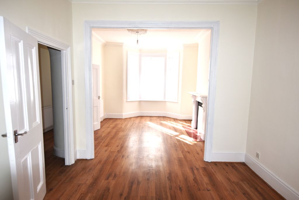 Property photo 3 of 16 Gallery