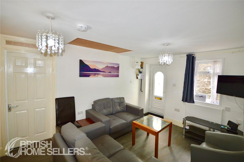 Property photo 3 of 19 Picture No. 02