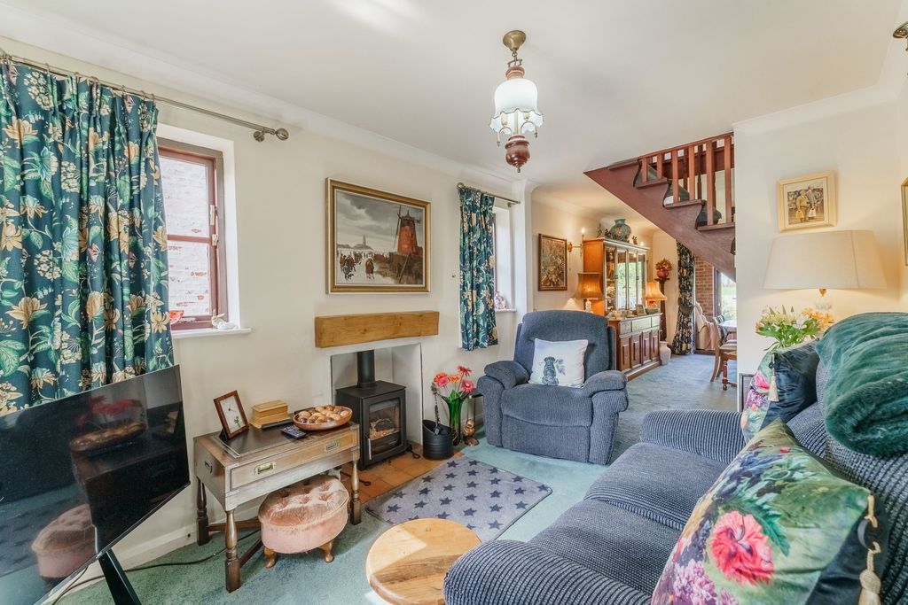 Property photo 2 of 26