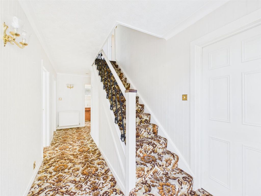 Property photo 3 of 20 Cam02295G0-Pr0361-Still005.Jpg