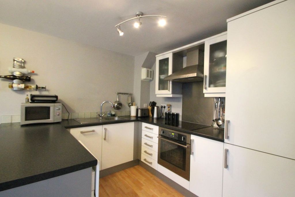 Property photo 3 of 4 Kitchen Area