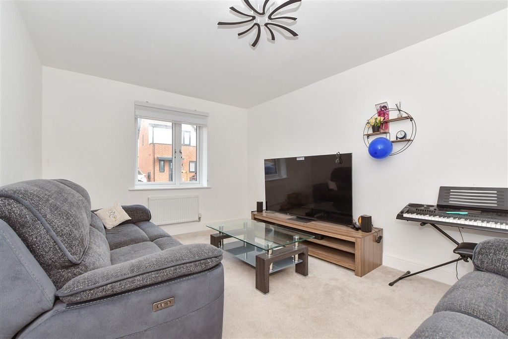 Property photo 2 of 10 Lounge