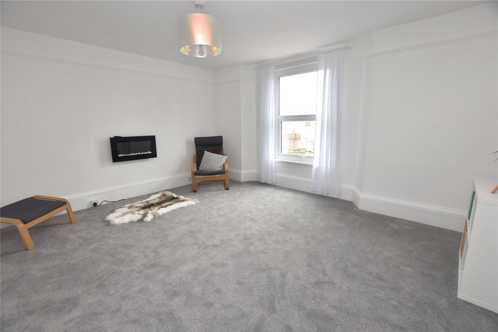 Property photo 3 of 9 Lounge/Diner