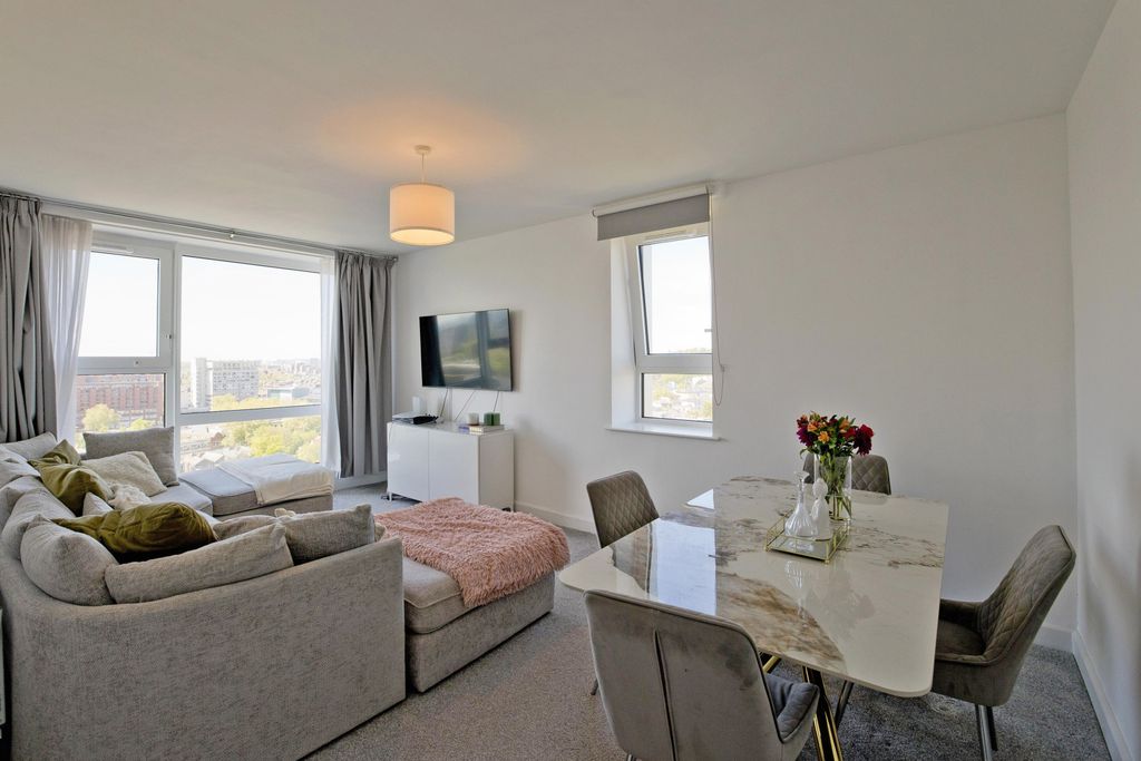 Property photo 1 of 12 3 Bed Flat For Sale Fellows Road, London Nw3
