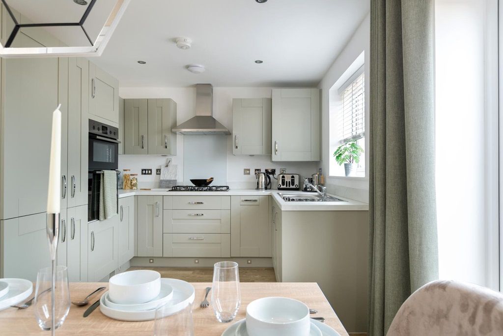 Property photo 2 of 9 3-Sided Kitchen With Ample Worktop And Storage Space