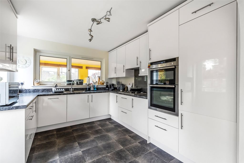 Property photo 3 of 16 Picture No. 02