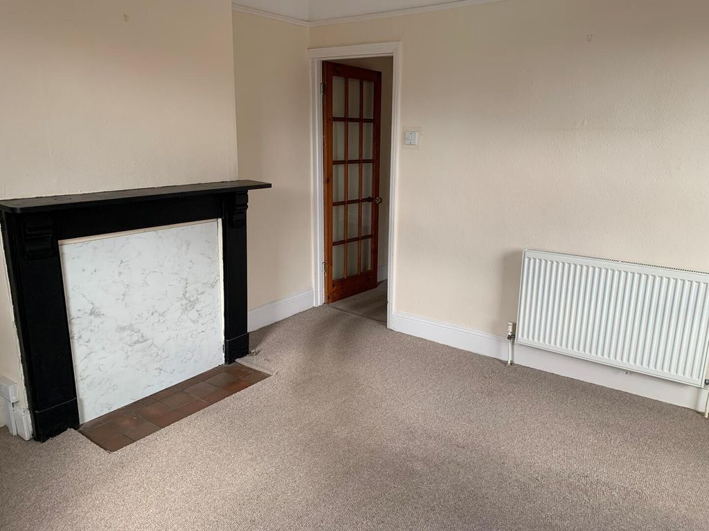 Property photo 2 of 12 Living Room