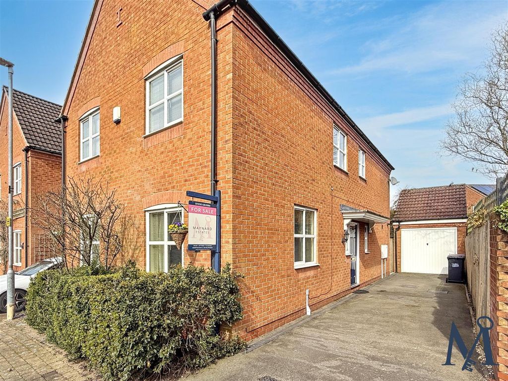 Property photo 1 of 25 Driveway