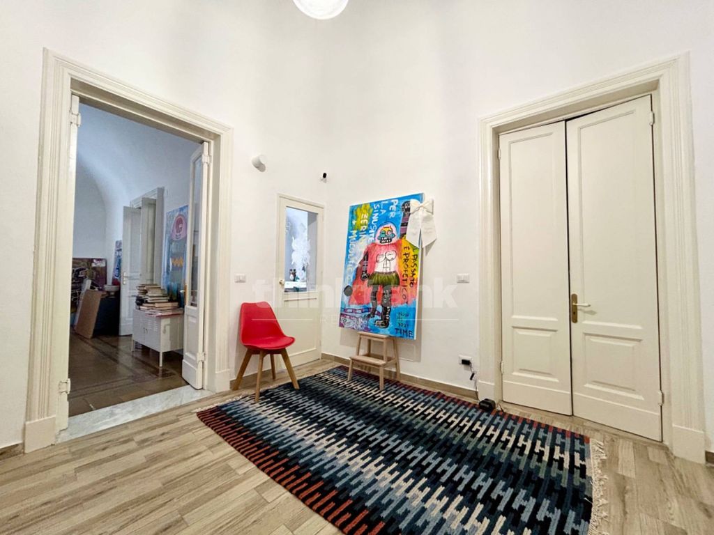 Property photo 2 of 39