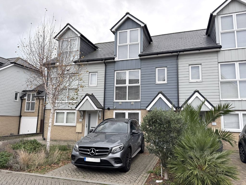 Property photo 1 of 12 Front