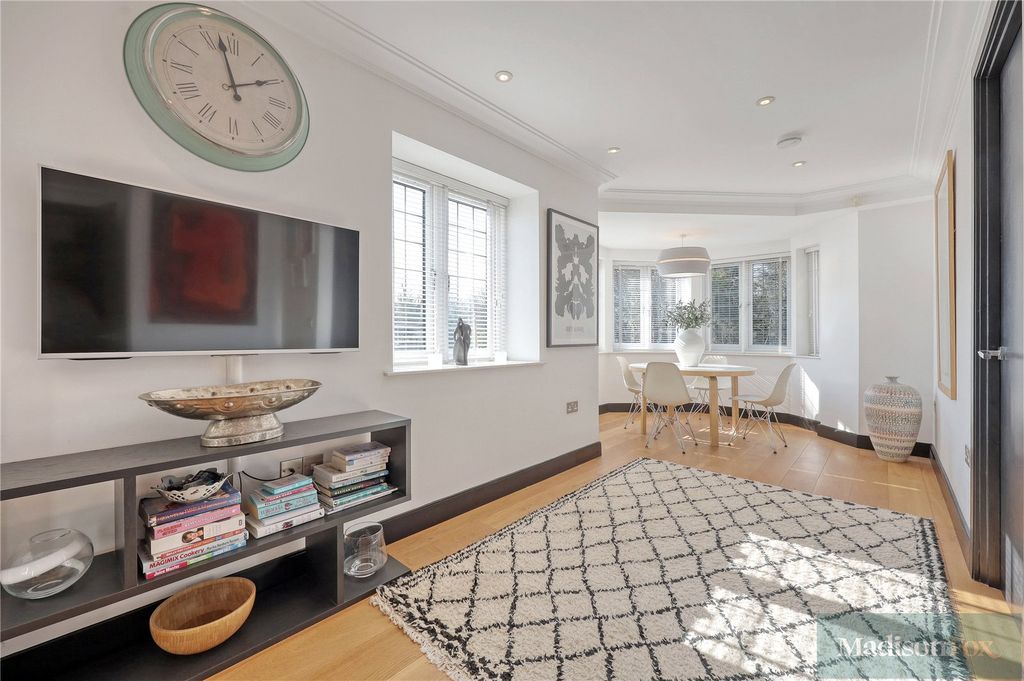 Additional image 24 of 3 bed flat for saleHigh Road, Chigwell, Essex IG7