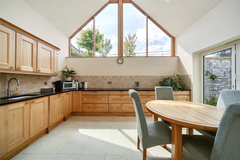 Property photo 3 of 25 Picture No. 04