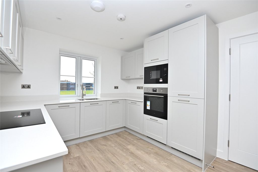 Property photo 2 of 8 Picture No. 04