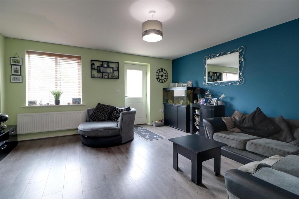 Property photo 3 of 15 Img_2010-Img_2012.Jpg