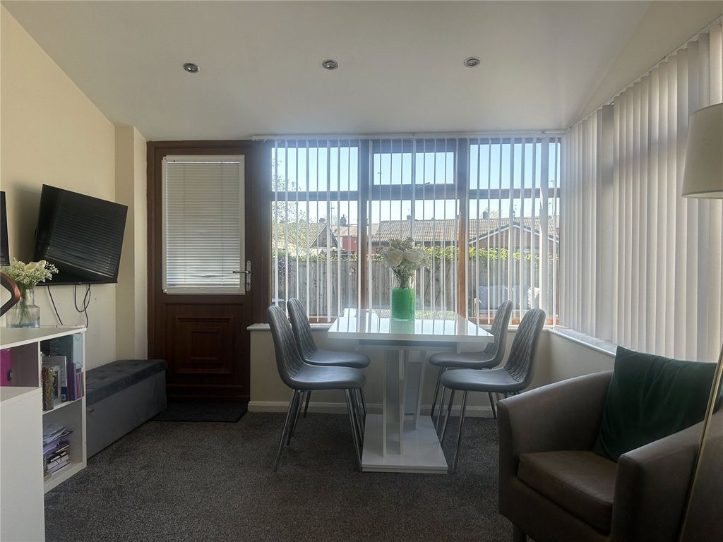 Property photo 3 of 14 Dining Room