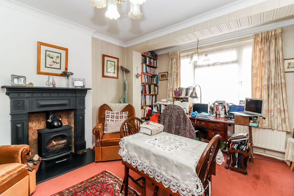 Property photo 3 of 16