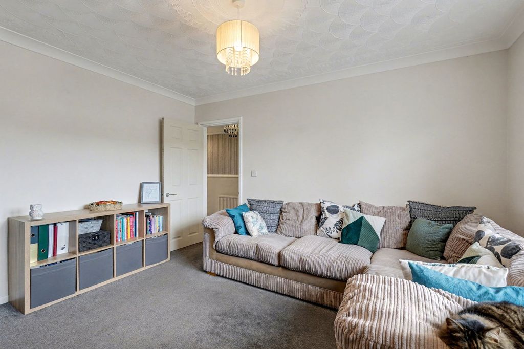 Property photo 3 of 25