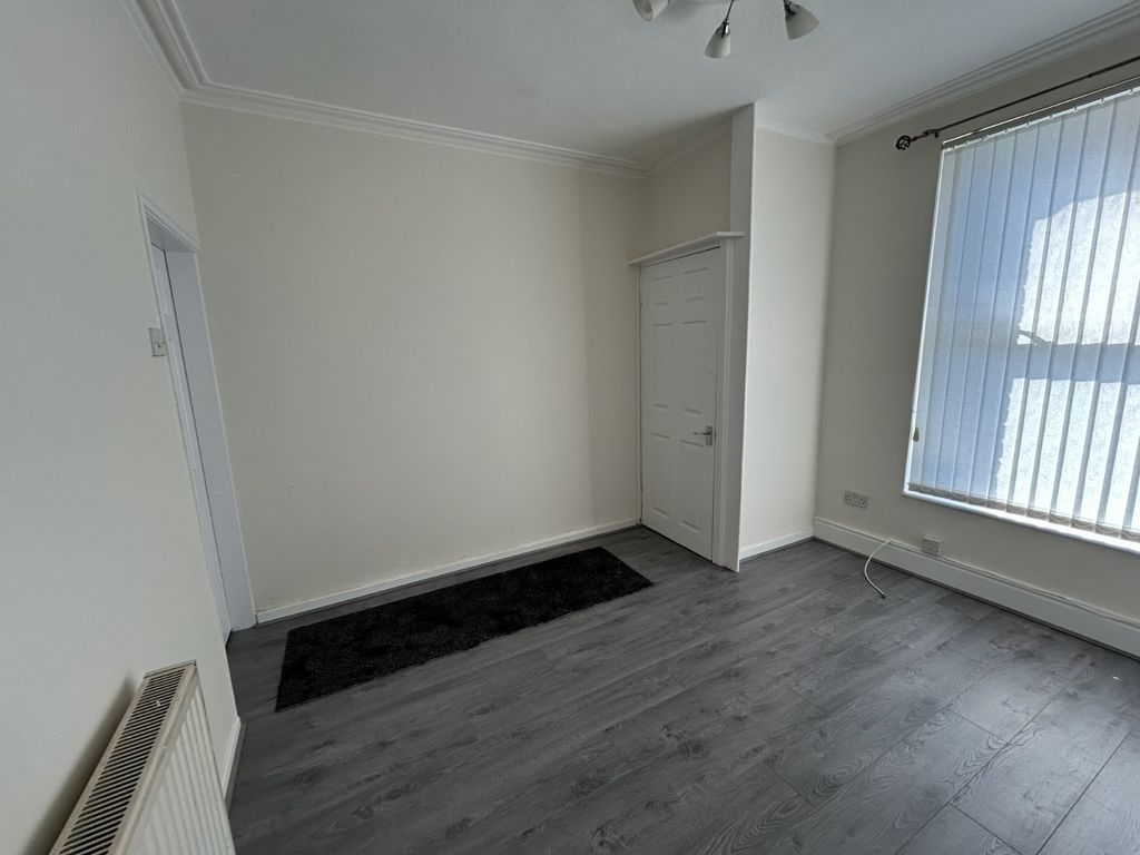Property photo 2 of 18 Picture No. 03