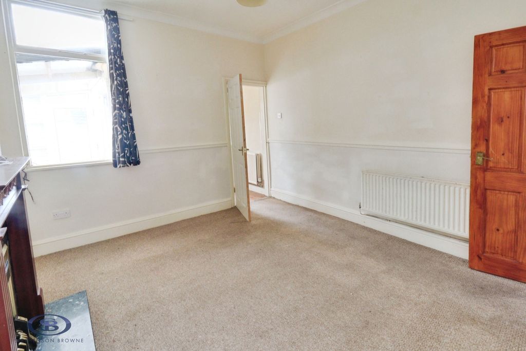 Property photo 2 of 18 Pbox-Img.Jpg
