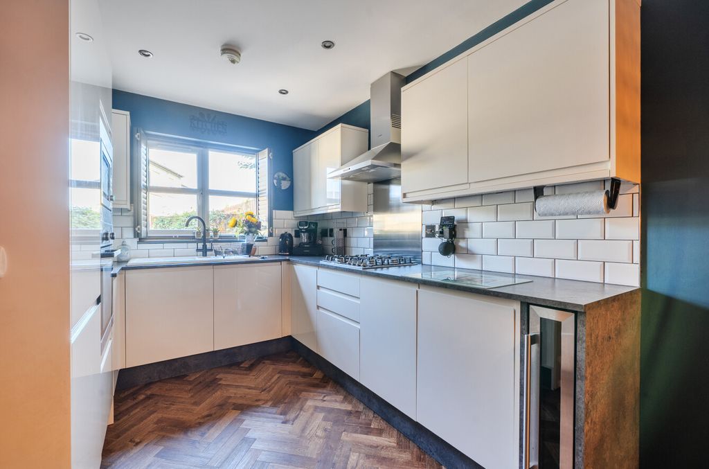 Property photo 2 of 24 1494277-23-6A5503...