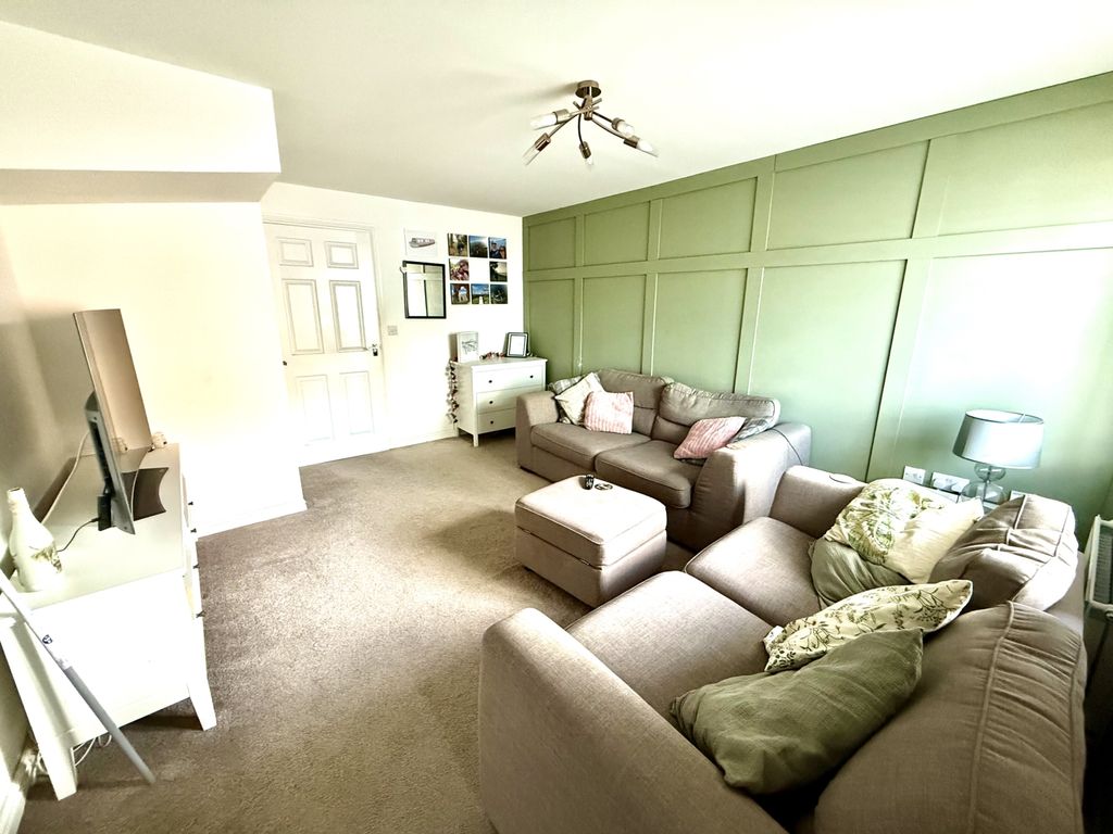 Property photo 3 of 11 Img_4021