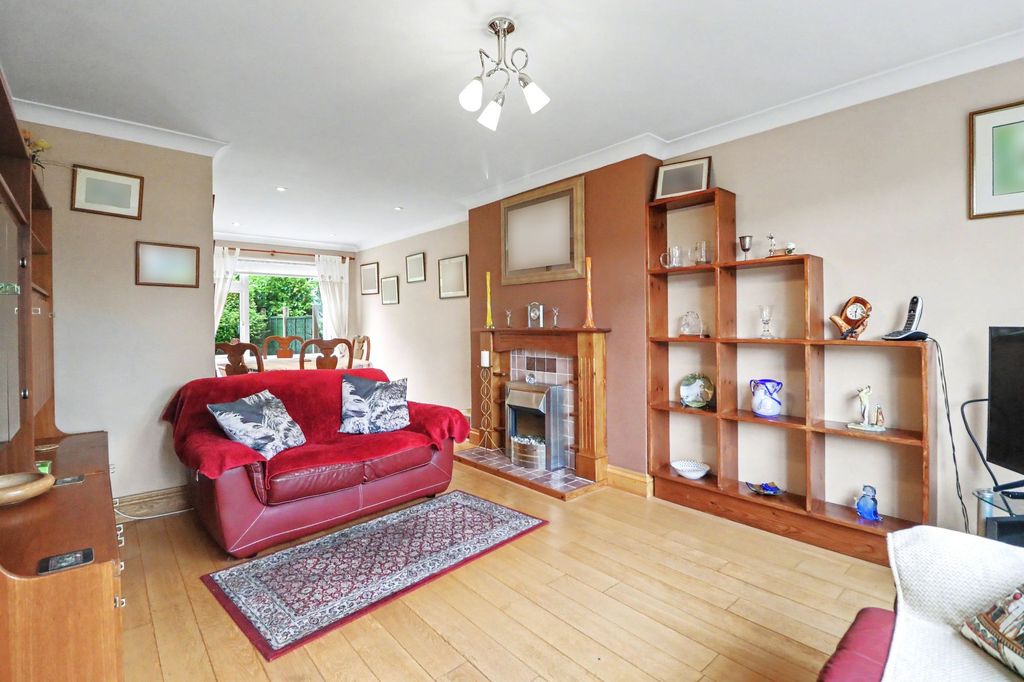 Property photo 2 of 14