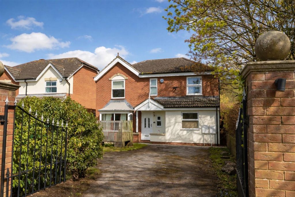 Property photo 1 of 16 External