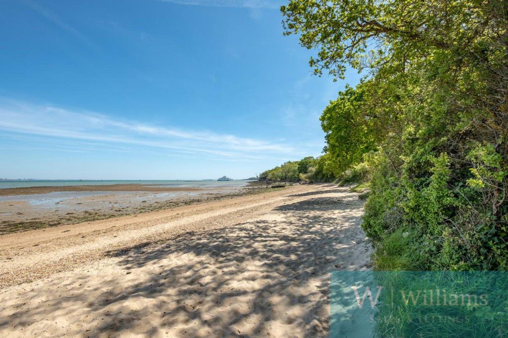 Property photo 2 of 24 Nearby Woodside Beach