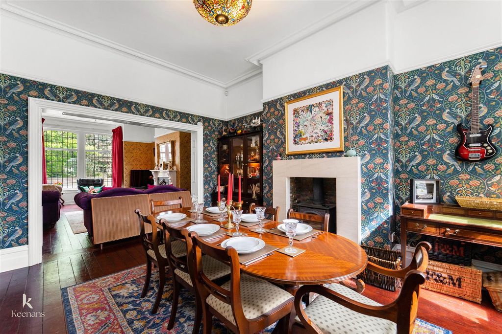 Property photo 3 of 44