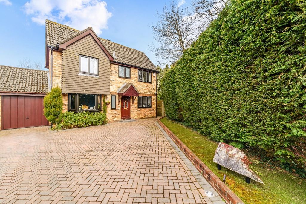 Property photo 1 of 14 Thurnham Way (12).Jpg