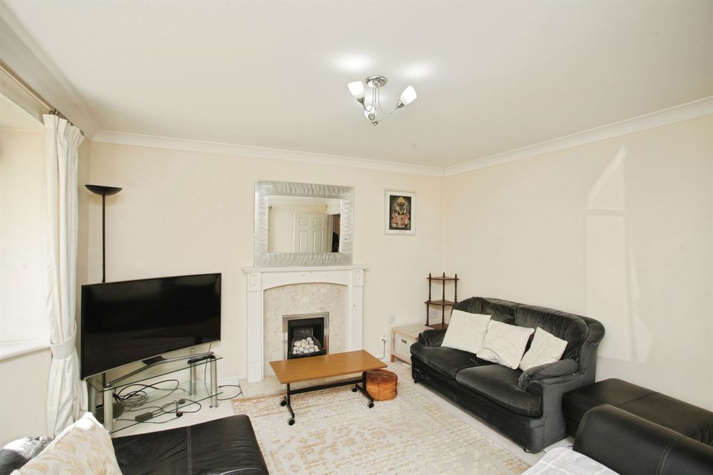 Property photo 3 of 24