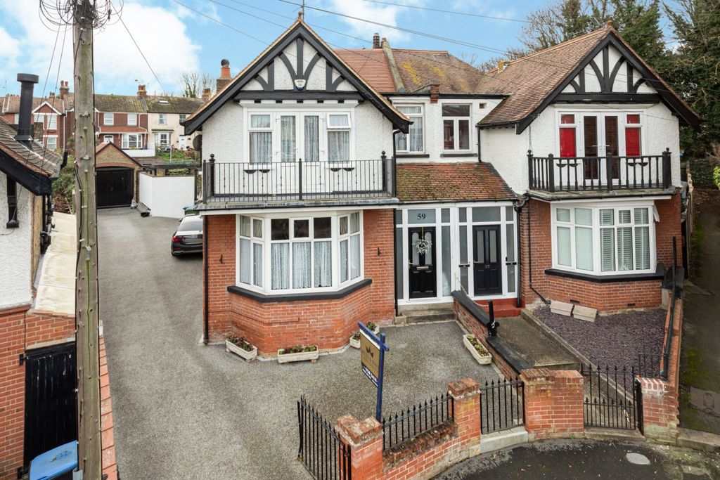 Property photo 1 of 18 Picture 1