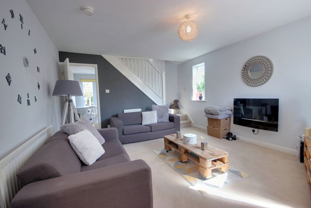 Property photo 3 of 15 1 Butterfly Lounge A