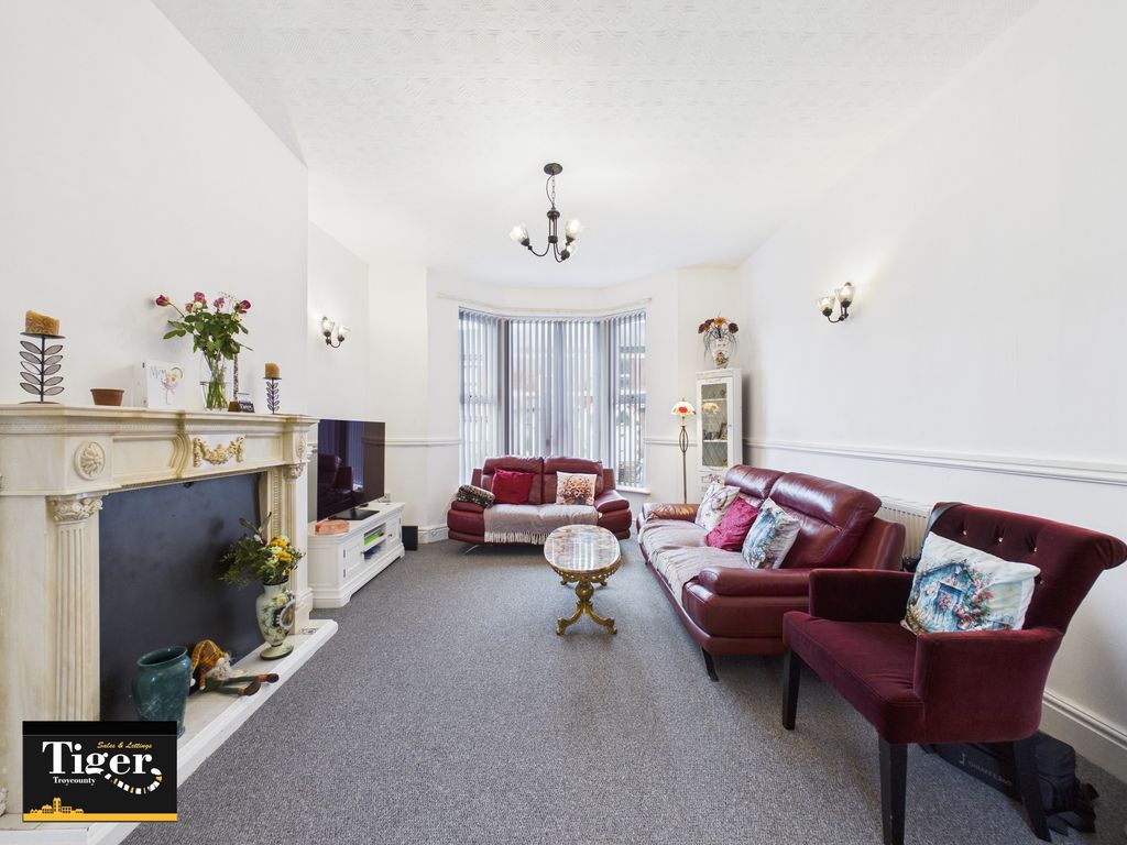 Property photo 2 of 18 Cam03440G0-Pr0556-Still001