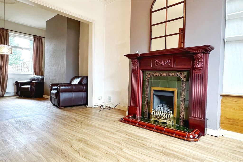 Property photo 2 of 20 Living Room