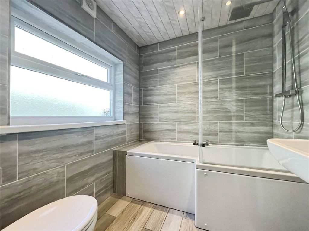 Property photo 3 of 12 Bathroom