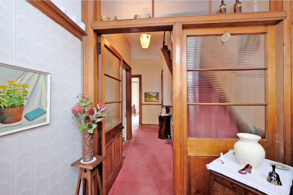 Property photo 2 of 28 2