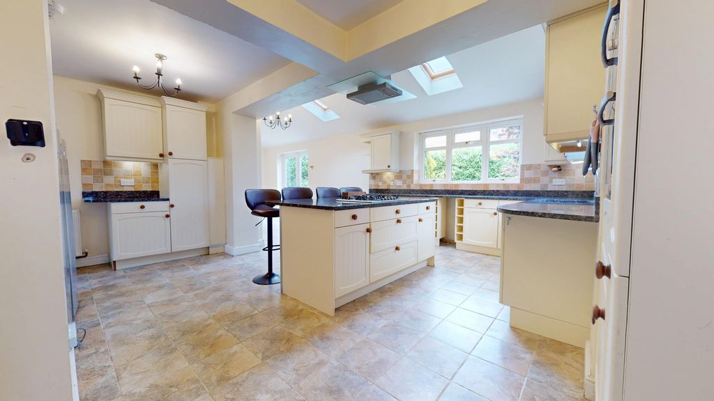 Property photo 2 of 26 4170062
